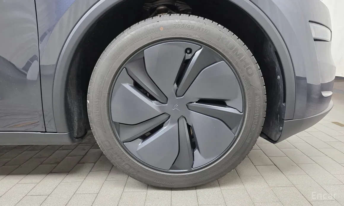 Фото 5 - Tesla Model Y