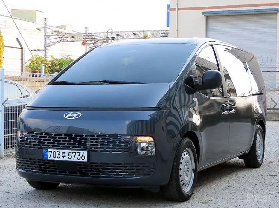 Фото 2 - Hyundai Staria