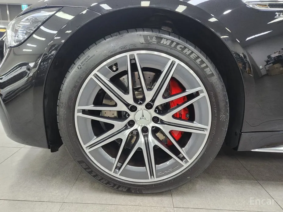 Фото 20 - Mercedes-Benz AMG GT