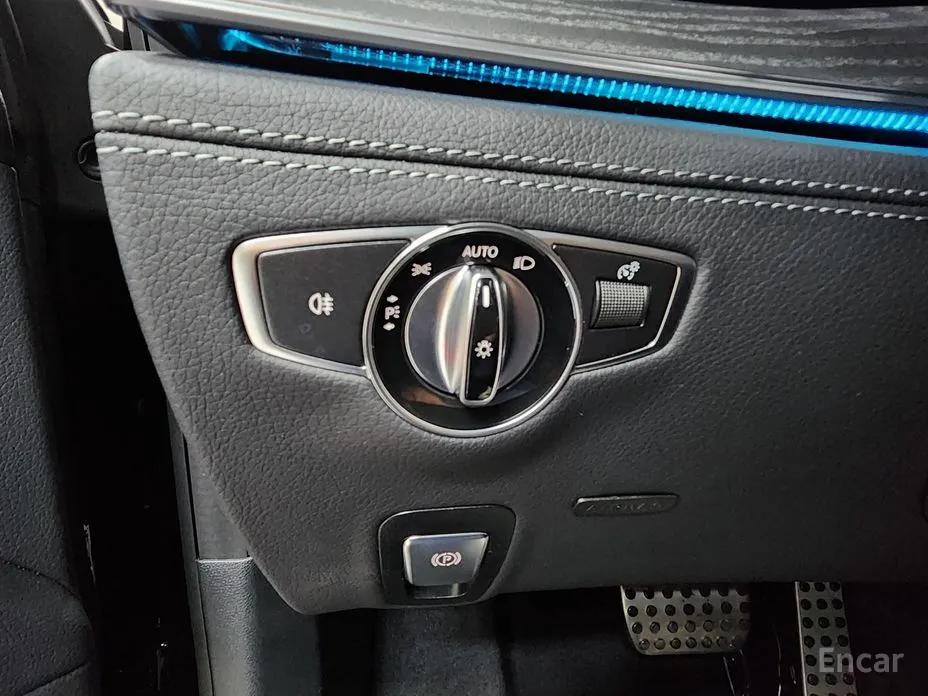 Фото 5 - Mercedes-Benz AMG GT