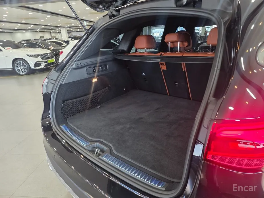 Photo 10 - Mercedes-Benz GLC-Class