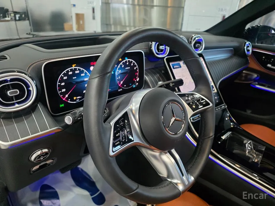 Photo 15 - Mercedes-Benz GLC-Class