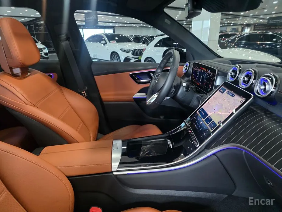 Photo 18 - Mercedes-Benz GLC-Class