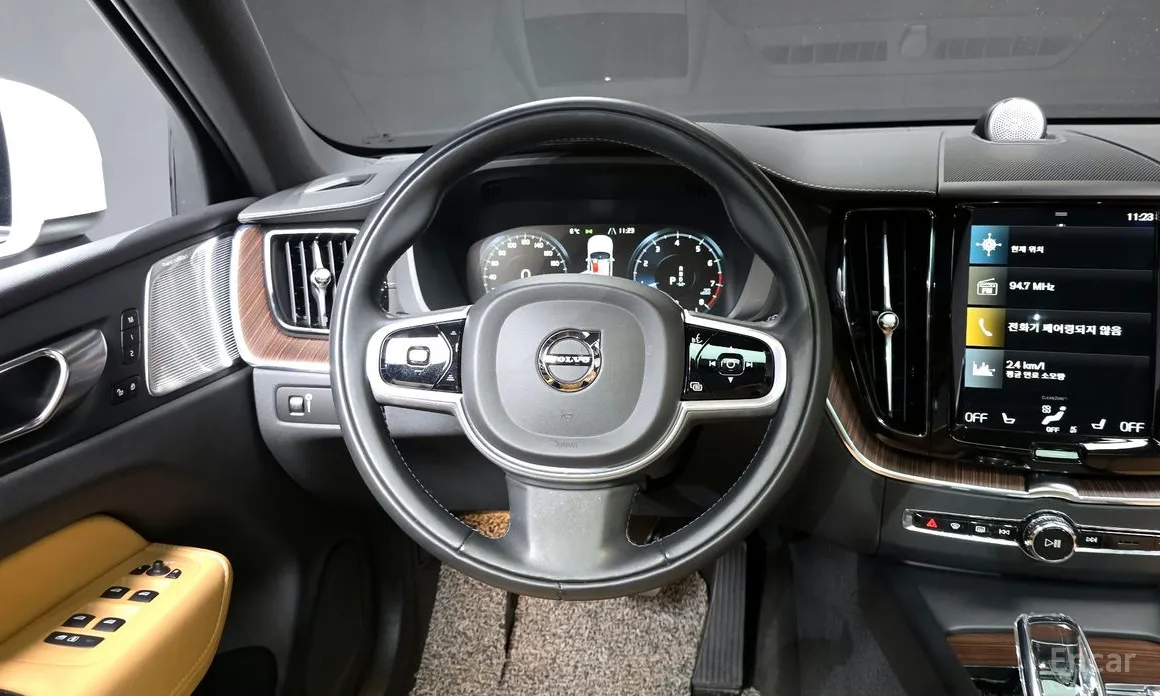 Фото 13 - Volvo XC60