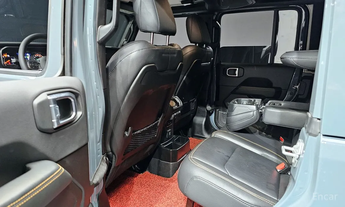 Фото 12 - Jeep Wrangler