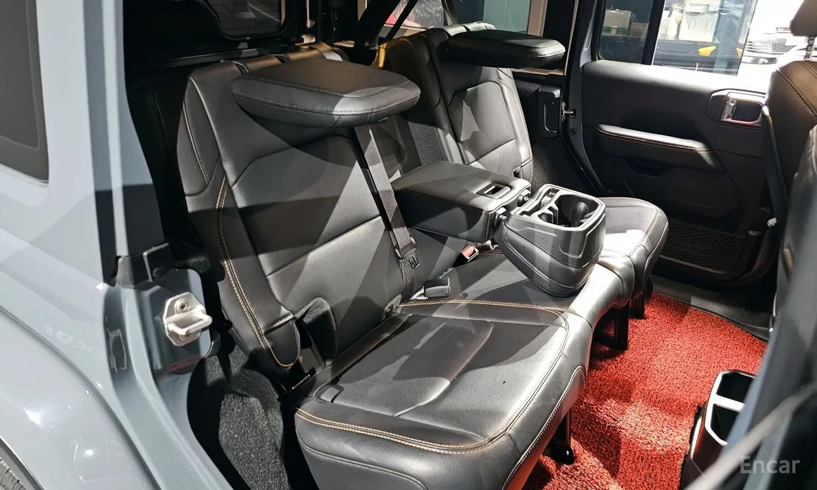 Фото 13 - Jeep Wrangler