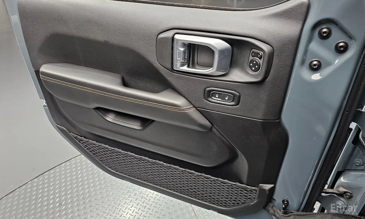 Фото 15 - Jeep Wrangler