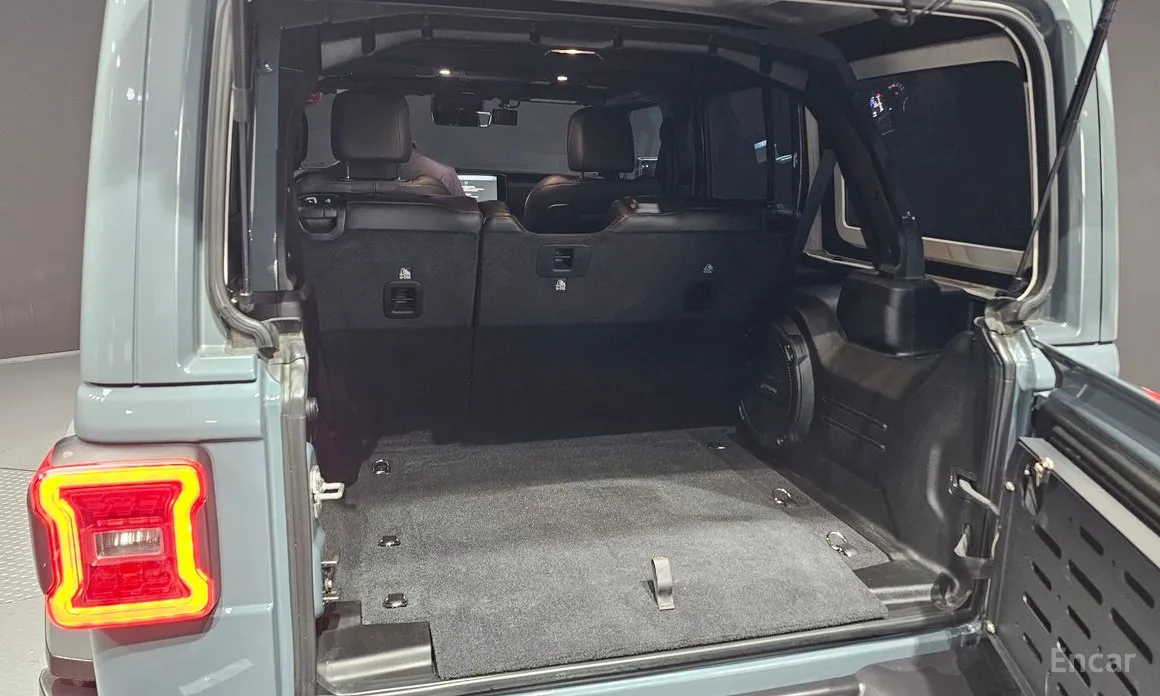 Фото 20 - Jeep Wrangler