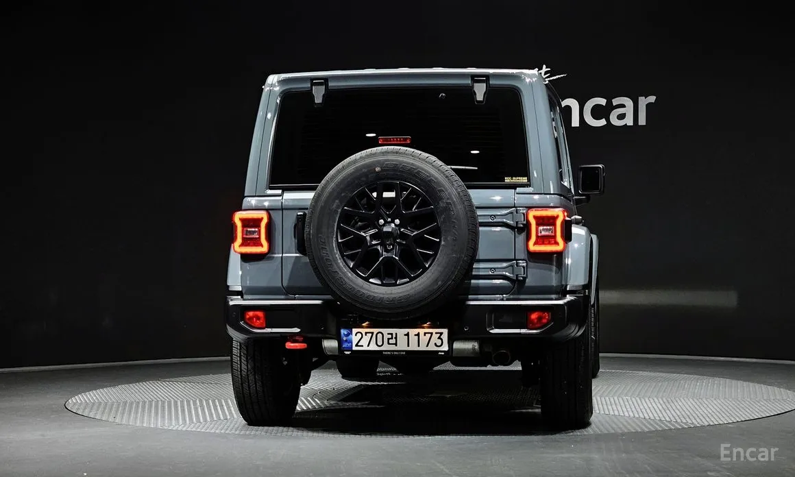 Фото 4 - Jeep Wrangler