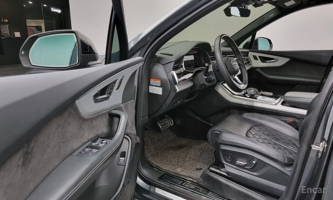 Фото 10 - Audi Q7