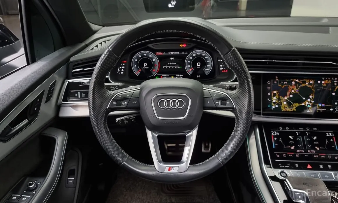 Фото 13 - Audi Q7