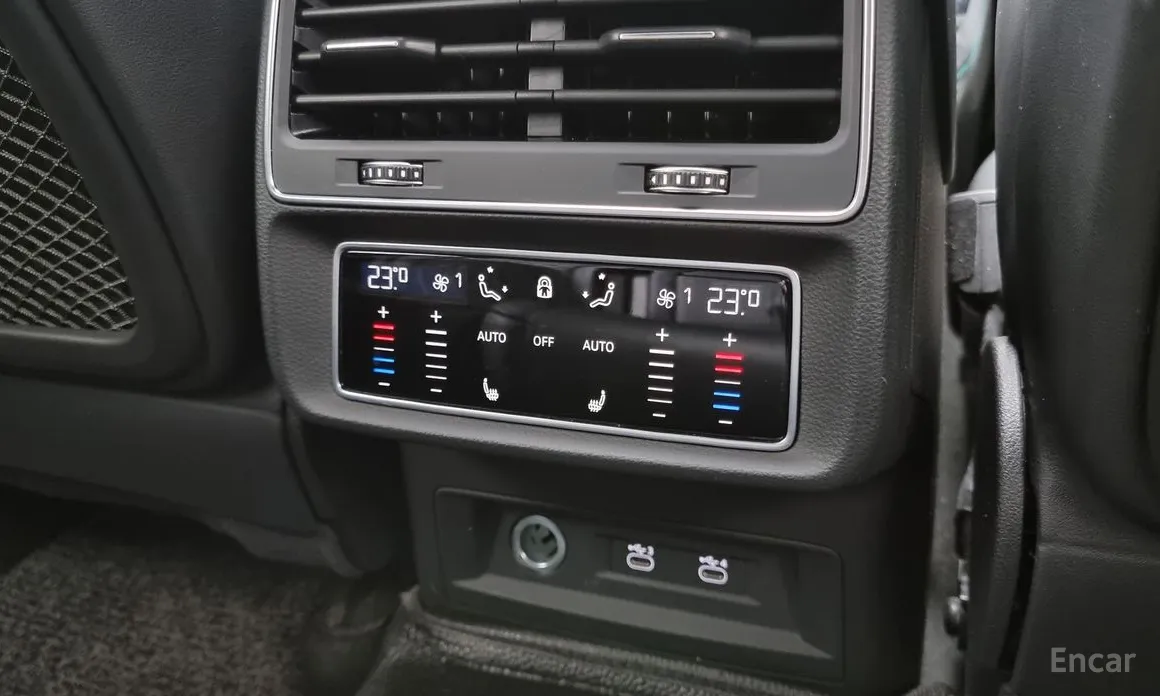 Фото 19 - Audi Q7