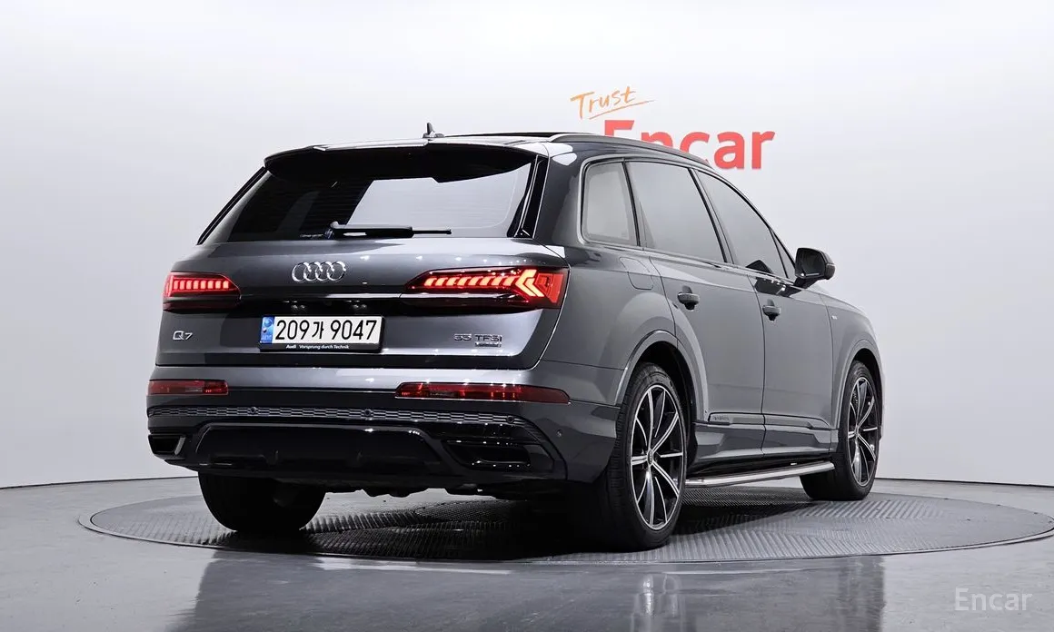 Фото 2 - Audi Q7