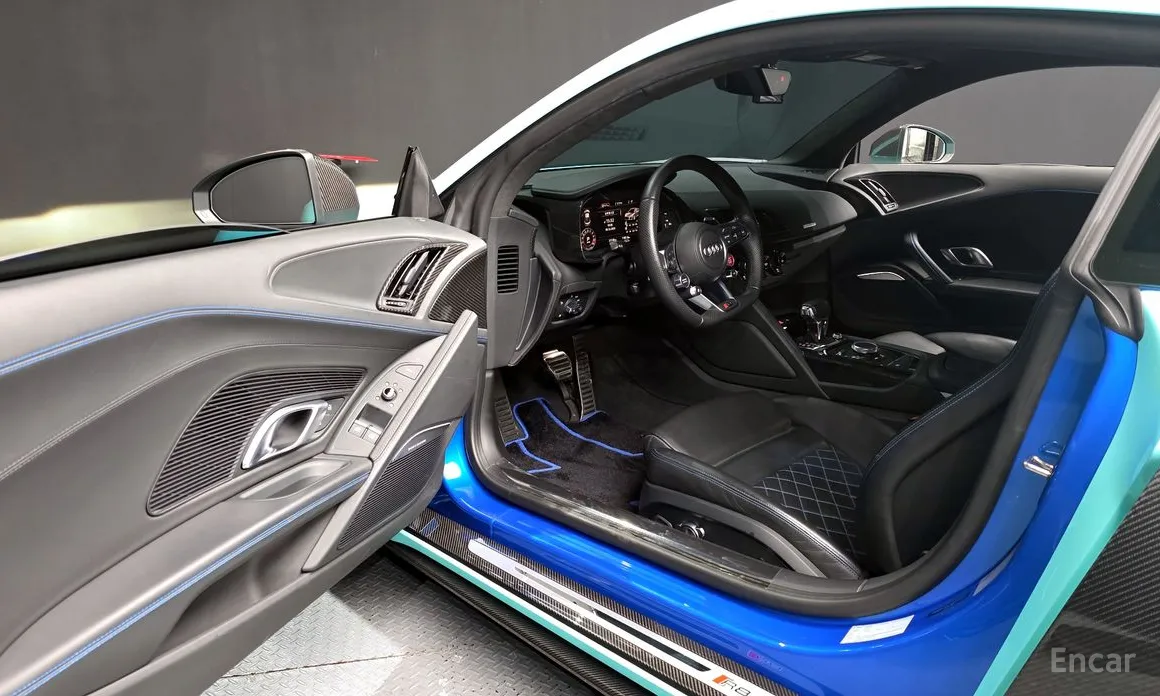 Фото 10 - Audi R8