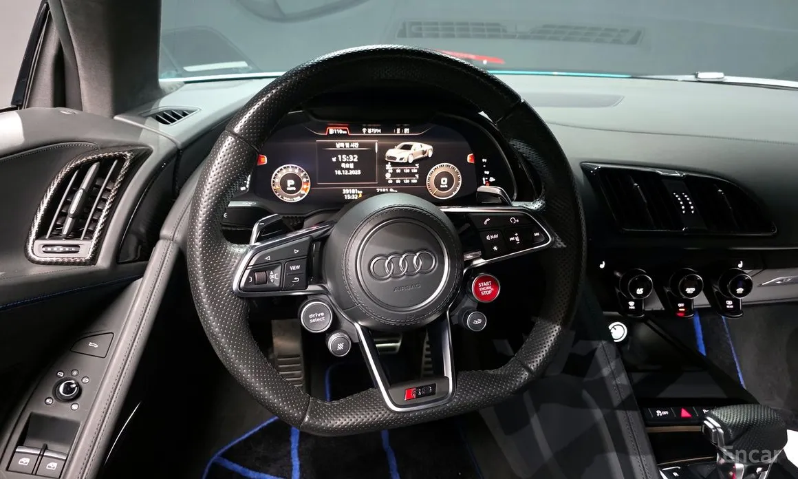 Фото 12 - Audi R8