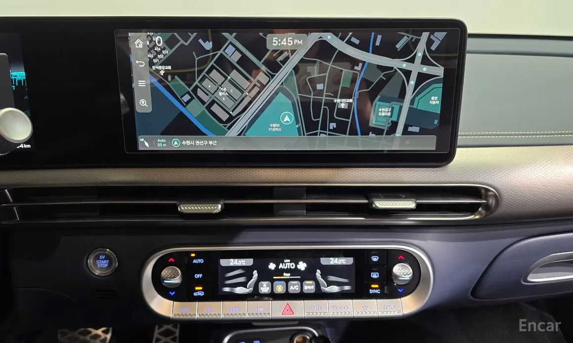 Фото 14 - Genesis GV60