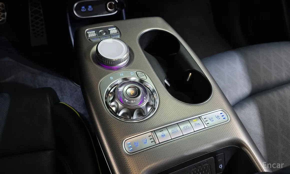 Фото 9 - Genesis GV60