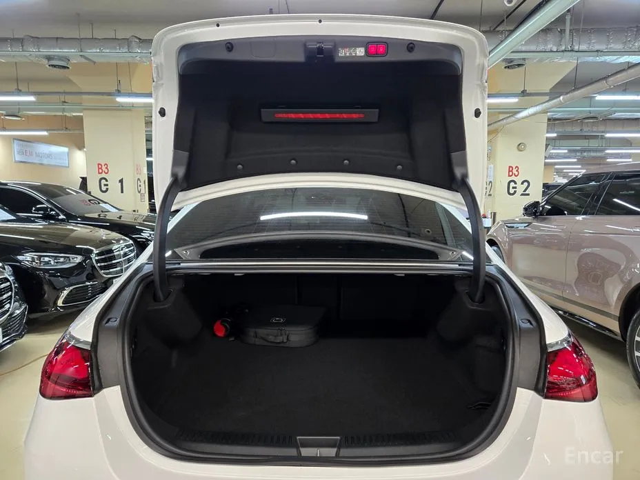 Фото 12 - Mercedes-Benz E-Class