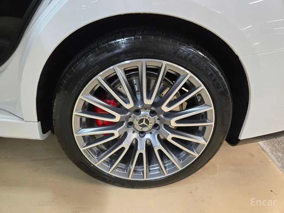 Фото 15 - Mercedes-Benz E-Class