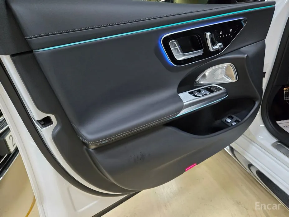 Фото 17 - Mercedes-Benz E-Class