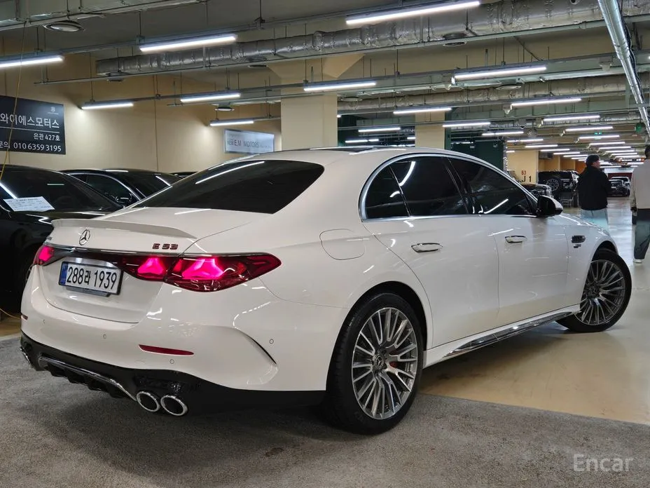 Фото 19 - Mercedes-Benz E-Class