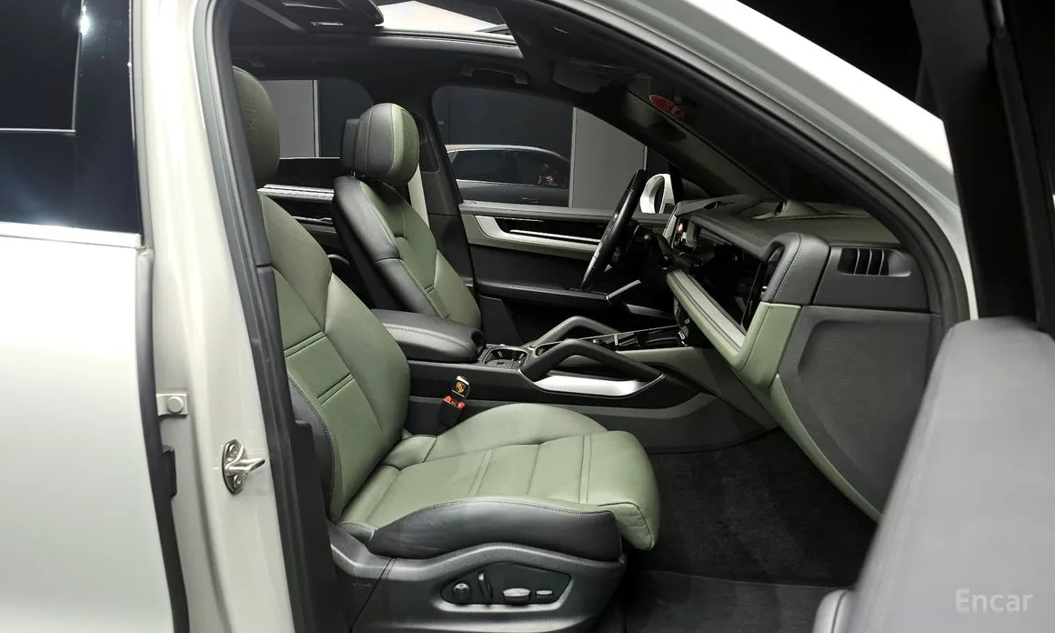 Фото 10 - Porsche Cayenne