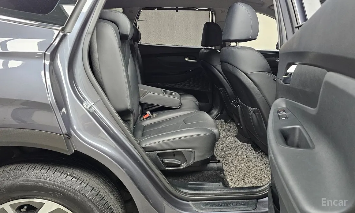 Фото 12 - Hyundai Santa Fe