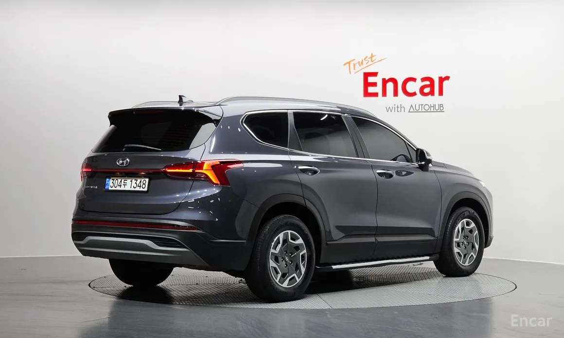 Фото 2 - Hyundai Santa Fe