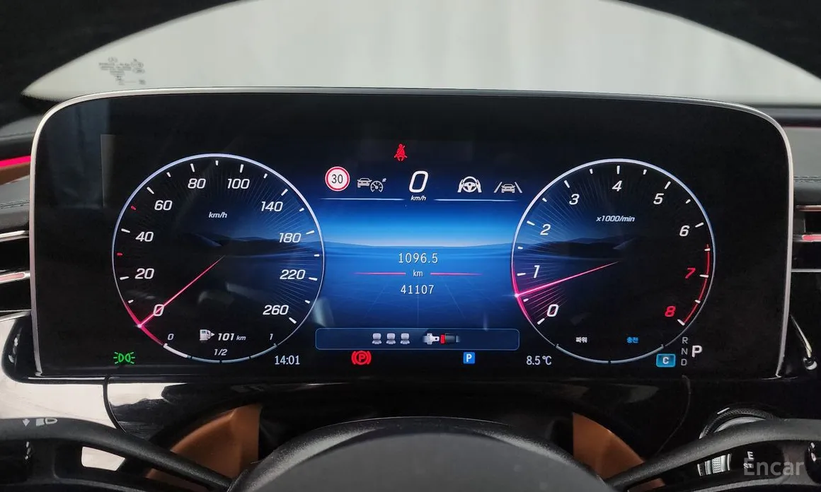 Фото 8 - Mercedes-Benz E-Class