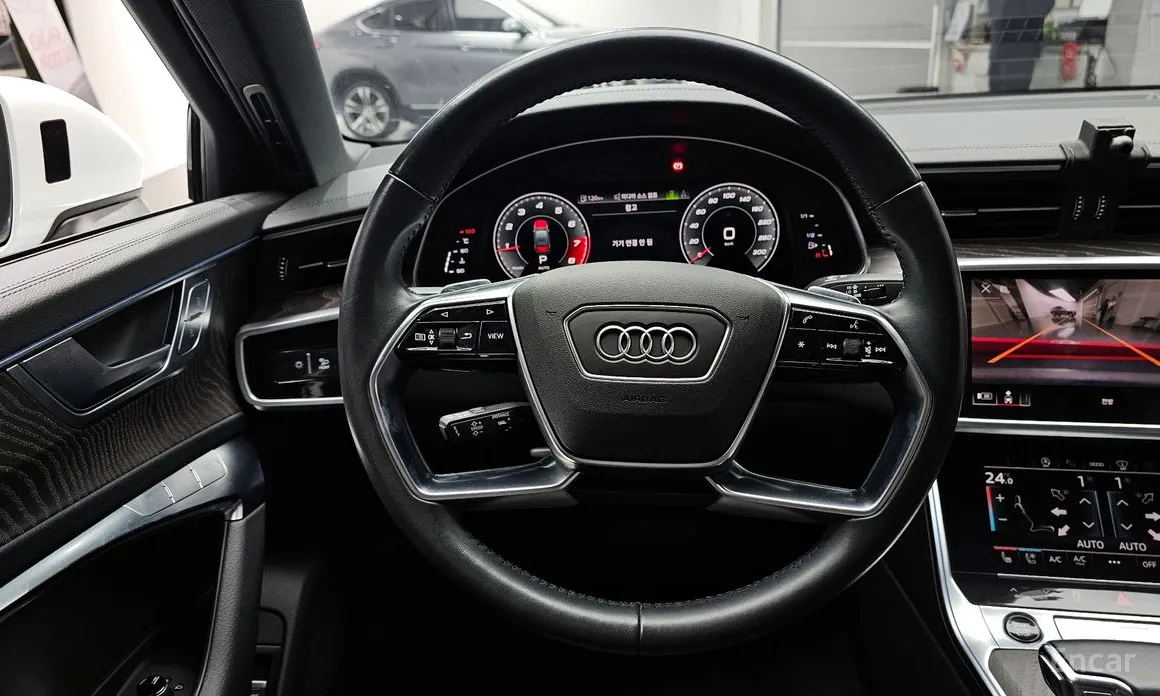 Фото 13 - Audi A6
