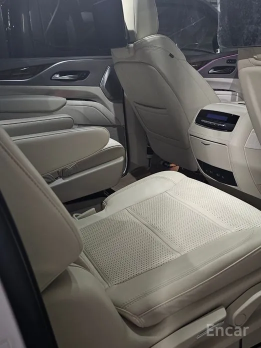 Фото 5 - Cadillac Escalade