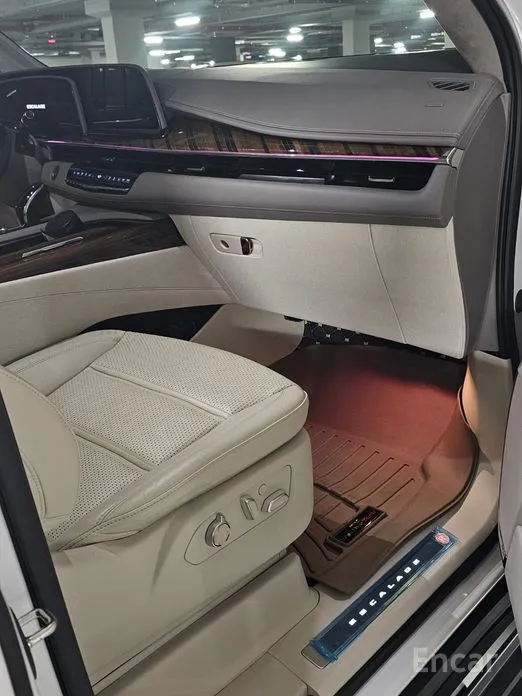 Фото 6 - Cadillac Escalade