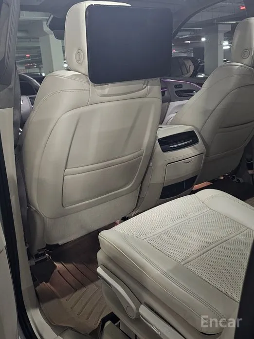 Фото 7 - Cadillac Escalade