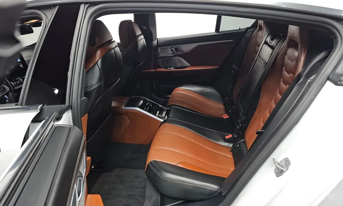 Фото 12 - BMW 8 Series