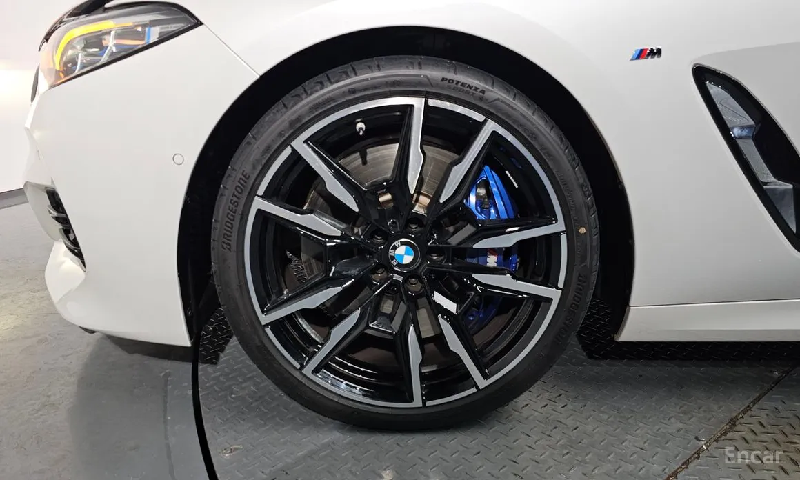 Фото 5 - BMW 8 Series