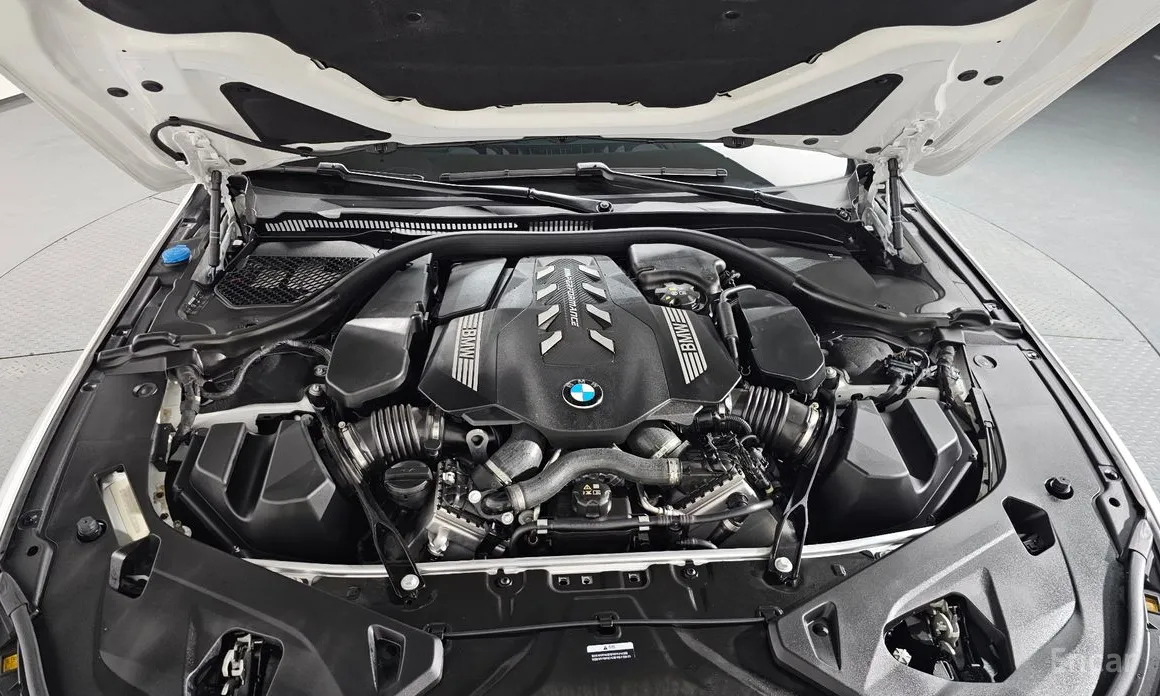 Фото 6 - BMW 8 Series