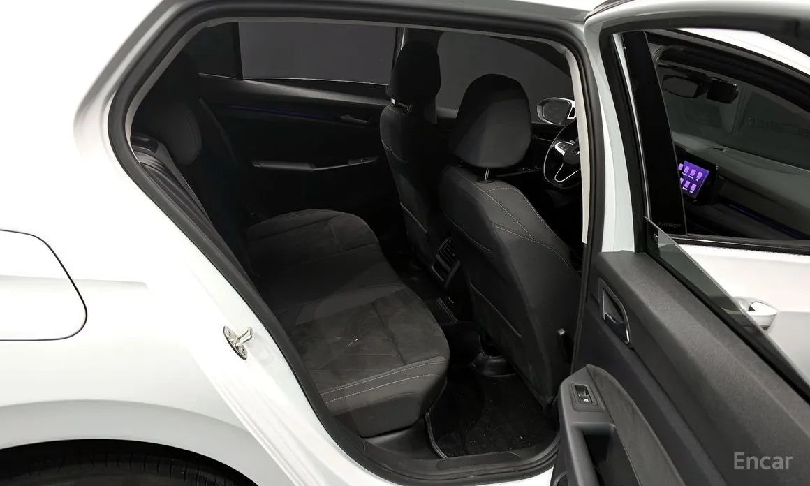 Фото 12 - Volkswagen Golf