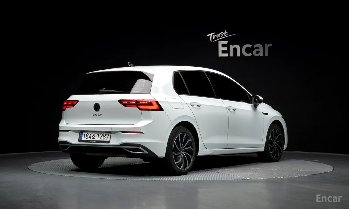 Фото 2 - Volkswagen Golf