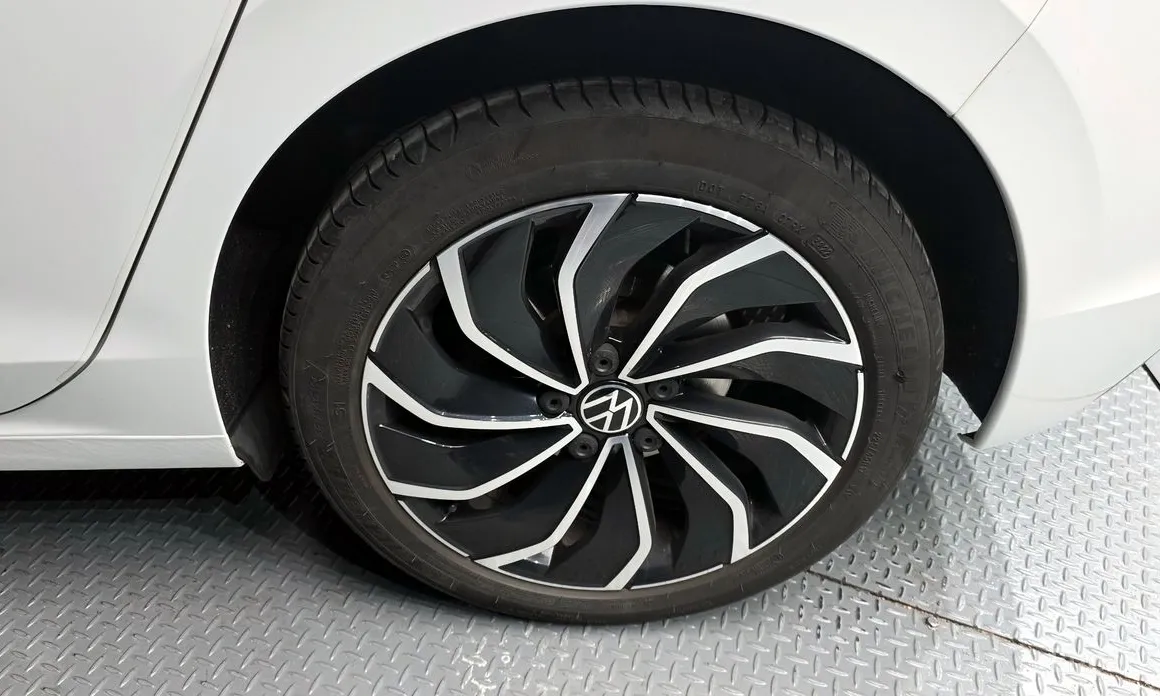 Фото 5 - Volkswagen Golf