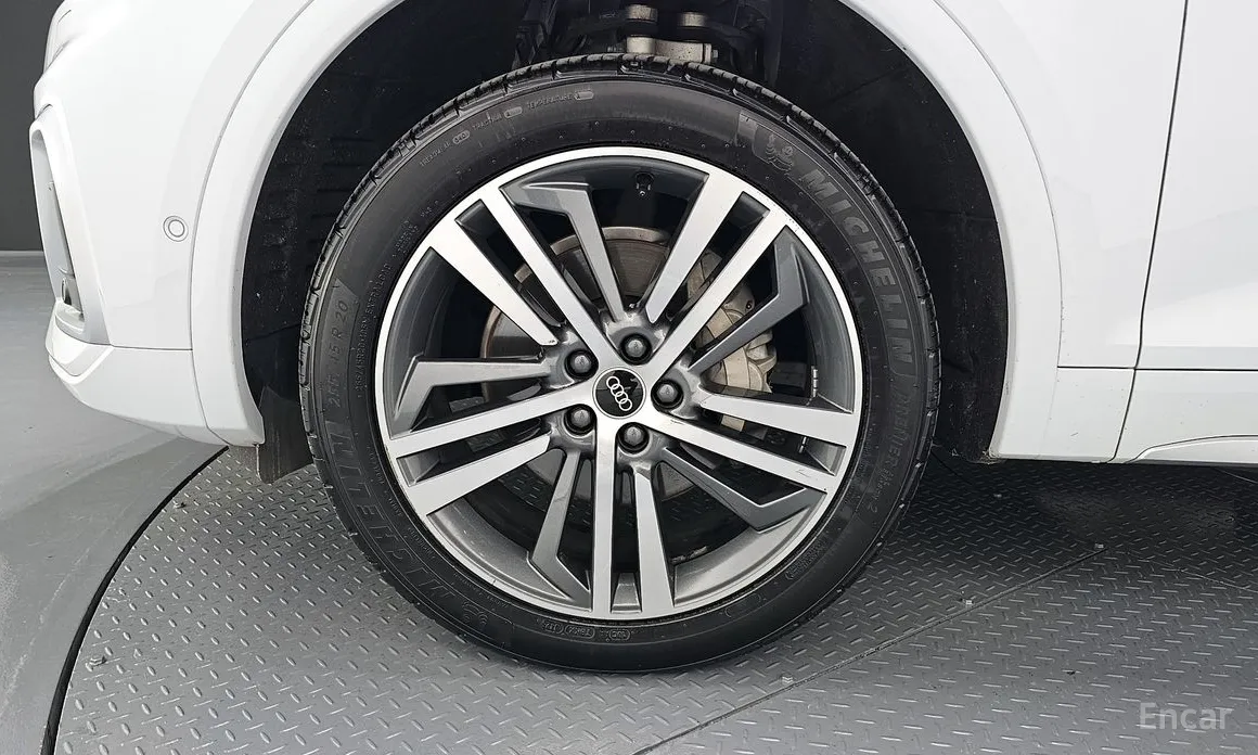 Фото 5 - Audi Q5