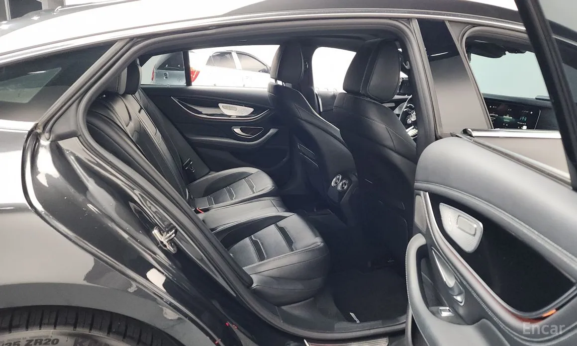 Фото 12 - Mercedes-Benz AMG GT