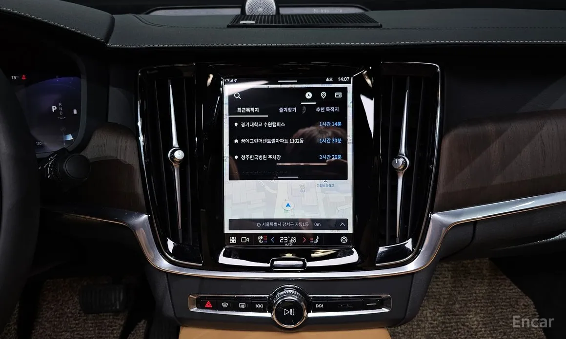 Фото 14 - Volvo S90