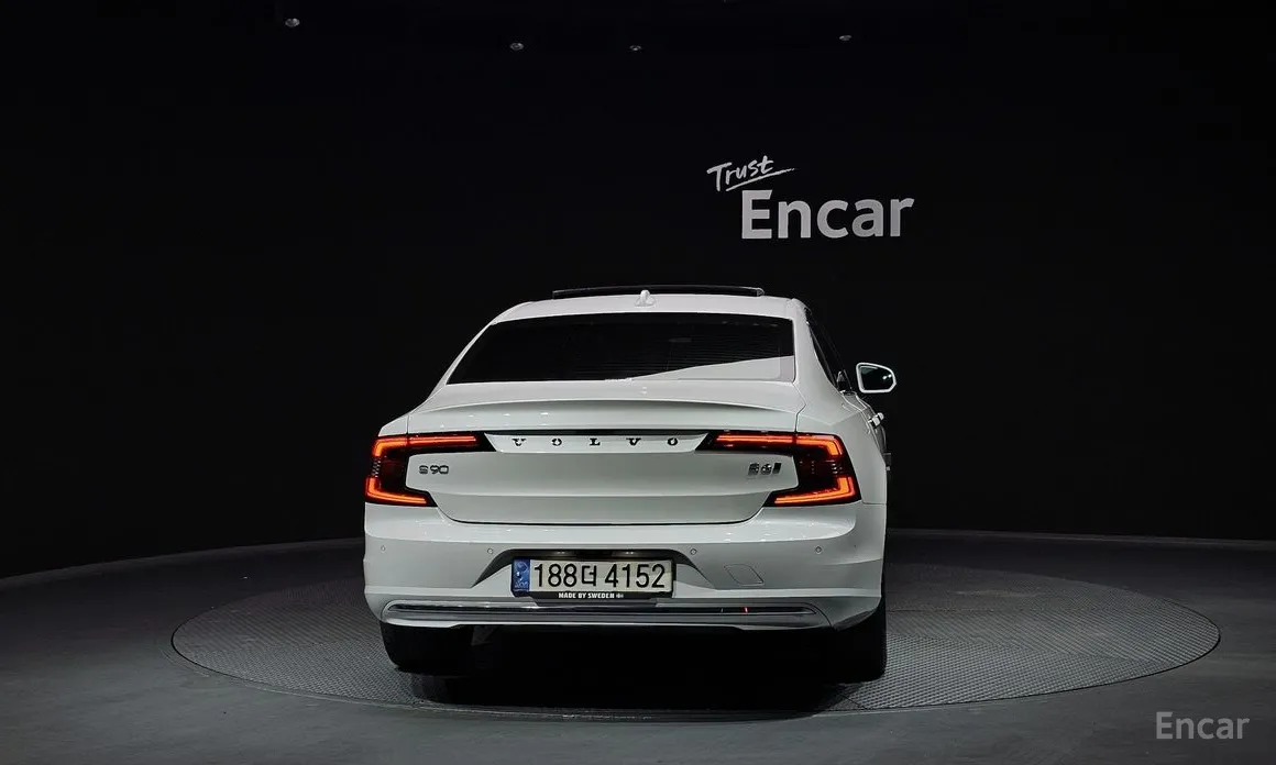 Фото 4 - Volvo S90