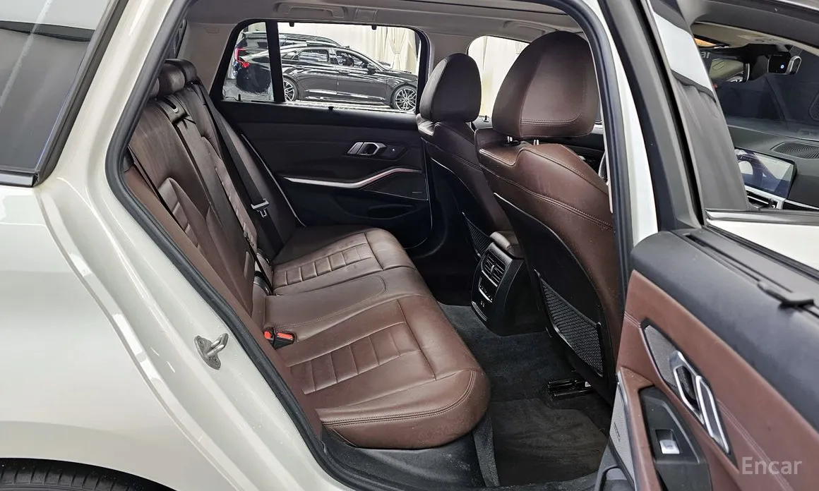 Фото 12 - BMW 3 Series