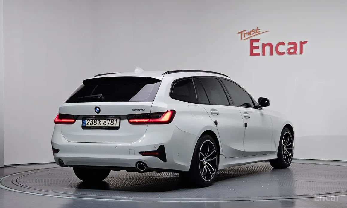 Фото 2 - BMW 3 Series