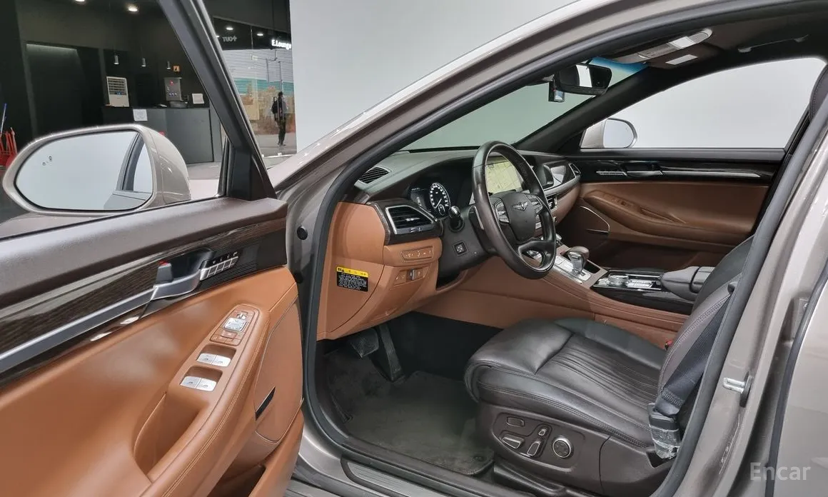 Фото 10 - Genesis G90