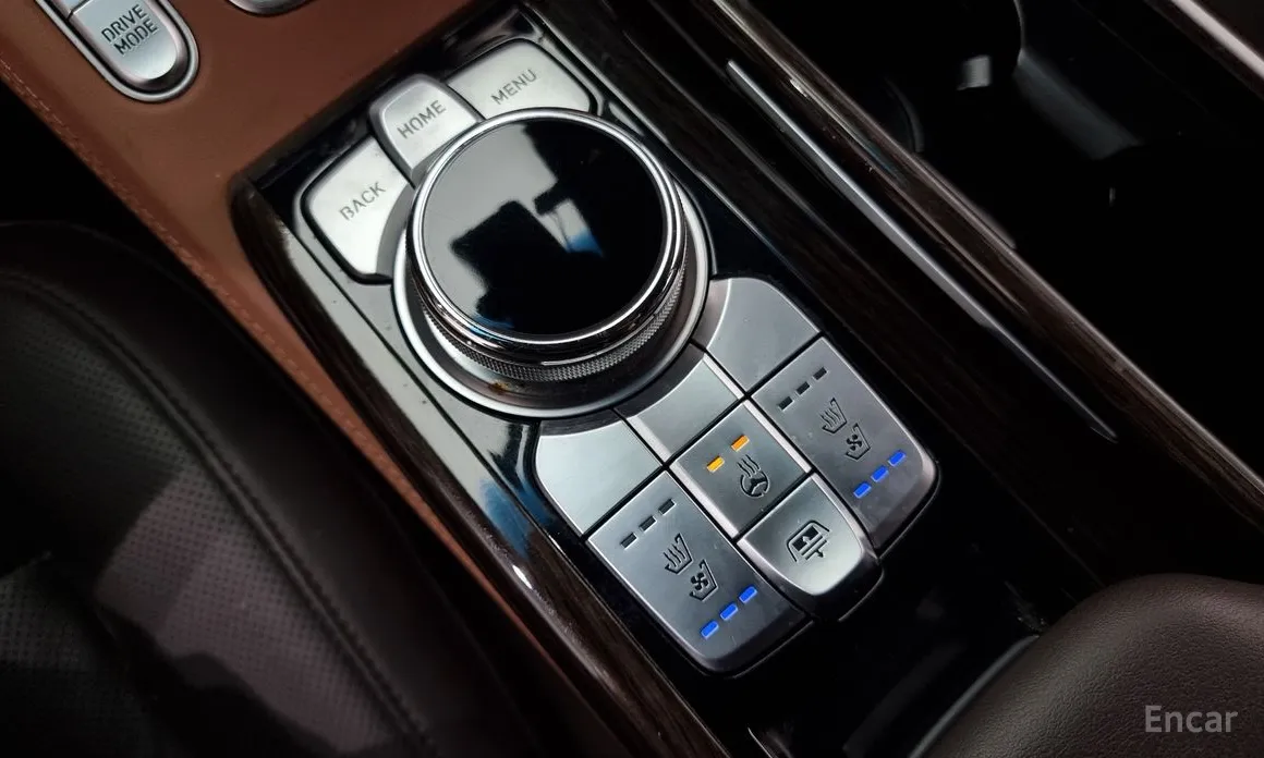 Фото 18 - Genesis G90