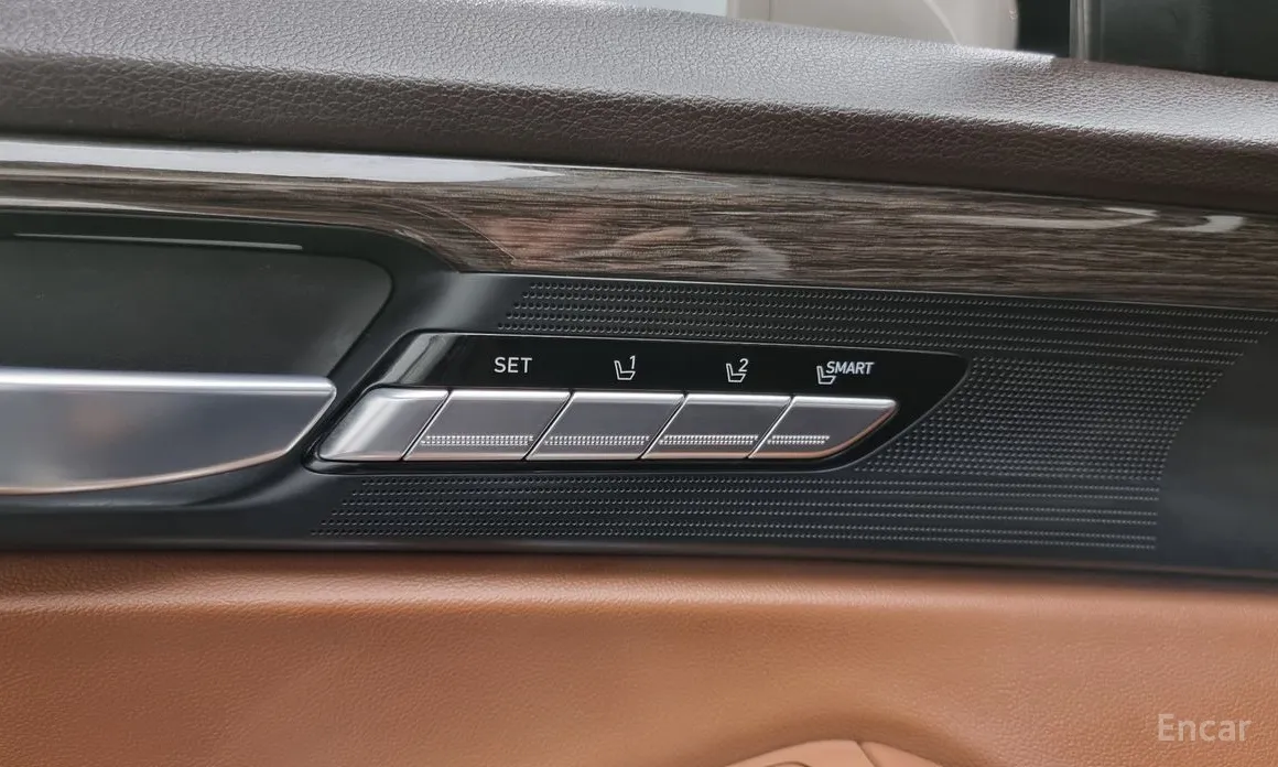 Фото 19 - Genesis G90