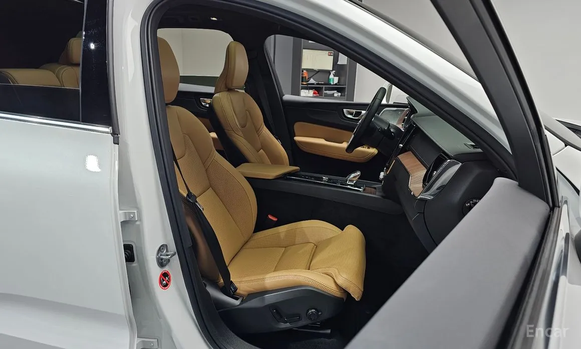 Фото 10 - Volvo XC60