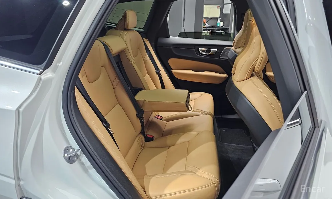 Фото 12 - Volvo XC60